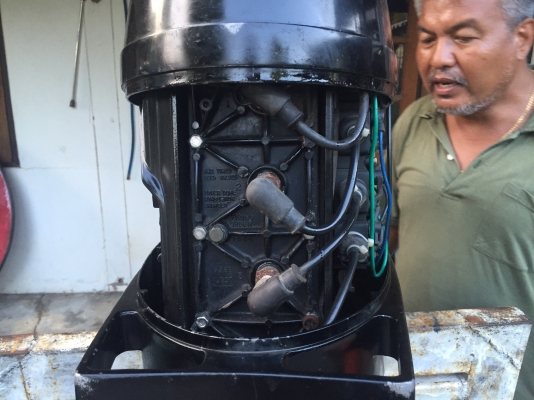 เครื่องเมอร์คิวรี่ 45 แรง สภาพสวยเก่าเก็บแน่นๆ เครื่องเมอร์คิวรี่ 45 แรง สภาพสวยเก่าเก็บแน่นๆ