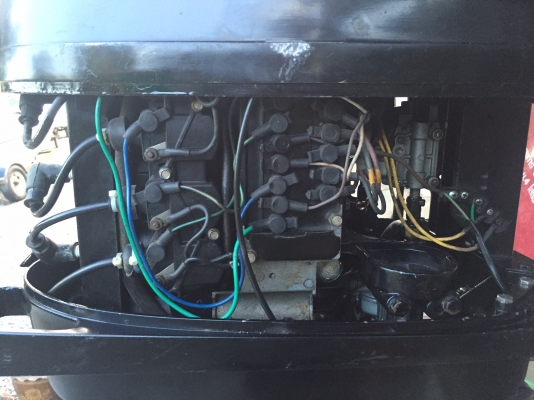 เครื่องเมอร์คิวรี่ 45 แรง สภาพสวยเก่าเก็บแน่นๆ เครื่องเมอร์คิวรี่ 45 แรง สภาพสวยเก่าเก็บแน่นๆ