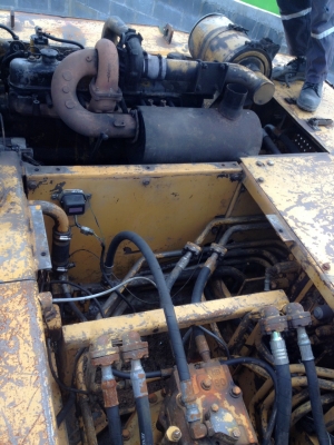 ขายด่วนจ้า!!!! รถแบคโฮ โคมัตสุ PC200-3 มีเอกสารอินวอยส์คะ