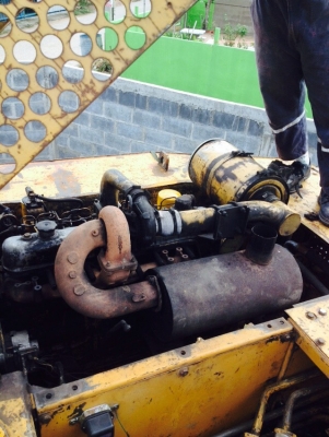 ขายด่วนจ้า!!!! รถแบคโฮ โคมัตสุ PC200-3 มีเอกสารอินวอยส์คะ