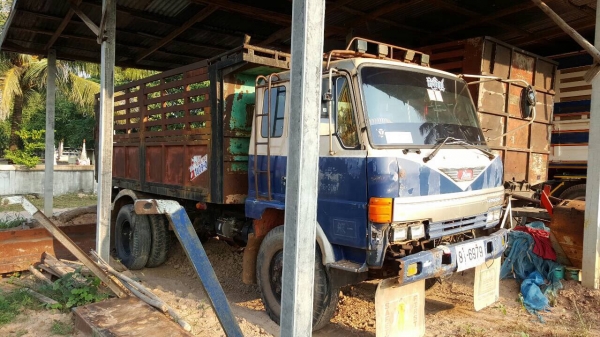 ขาย 6 ล้อดั้ม คอกสูง HINO KL300 เครื่อง EH100 150 แรงม้า เฟืองท้าย ZM สโลว์อินเตอร์ พวงมาลัยพาวเวอร์ คัสซีสวยตลอดเส้น ทะเบียนครบพร้อมโอนครับ ขาย 6 ล้อดั้ม คอกสูง HINO KL300 เครื่อง EH100 150 แรงม้า เฟืองท้าย ZM สโลว์อินเตอร์ พวงมาลัยพาวเวอร์ คัสซีสวยตลอดเส้น ทะเบียนครบพร้อมโอนครับ