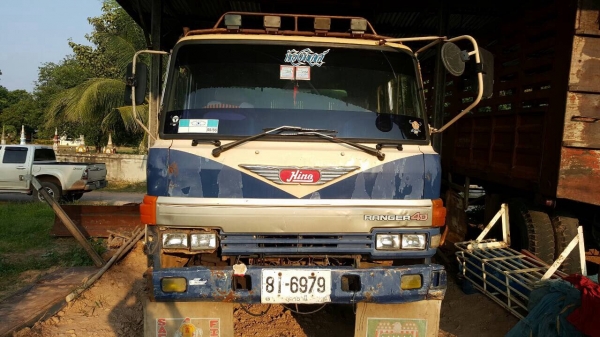 ขาย 6 ล้อดั้ม คอกสูง HINO KL300 เครื่อง EH100 150 แรงม้า เฟืองท้าย ZM สโลว์อินเตอร์ พวงมาลัยพาวเวอร์ คัสซีสวยตลอดเส้น ทะเบียนครบพร้อมโอนครับ ขาย 6 ล้อดั้ม คอกสูง HINO KL300 เครื่อง EH100 150 แรงม้า เฟืองท้าย ZM สโลว์อินเตอร์ พวงมาลัยพาวเวอร์ คัสซีสวยตลอดเส้น ทะเบียนครบพร้อมโอนครับ