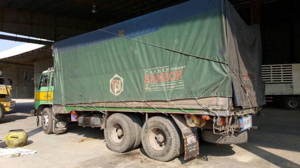 ขาย 10 ล้อ เพลาเดียว HINO FL187LA คัสซีสวยตลอดเส้น เครื่อง HO7C 180 แรงม้า เบรคทิฟฟี่ พวงมาลัยพาวเวอร์ แอร์เย็น ยางเรเดียลเต็ม ทะเบียนเต็มพร้อมโอน