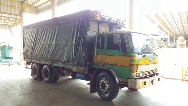 ขาย 10 ล้อ เพลาเดียว HINO FL187LA คัสซีสวยตลอดเส้น เครื่อง HO7C 180 แรงม้า เบรคทิฟฟี่ พวงมาลัยพาวเวอร์ แอร์เย็น ยางเรเดียลเต็ม ทะเบียนเต็มพร้อมโอน