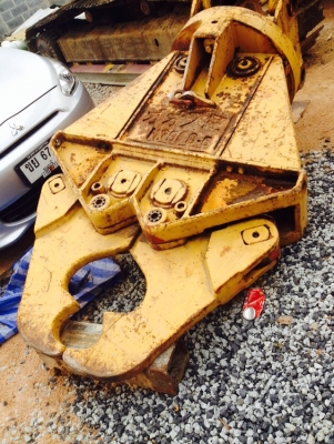 ขาย!!! หัวหนีบคอนกรีต สำหรับติดแบคโฮ PC200