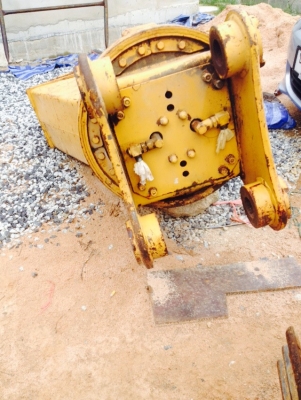ขาย!!! หัวหนีบคอนกรีต สำหรับติดแบคโฮ PC200