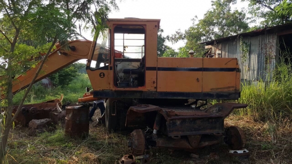 ขายแบคโฮ ขับเคลื่อนล้อยาง HITACHI WH04 สภาพต้องเก็บหน่อย เครื่อง+ปั้มดี ชุดกระบอกไฮดรอริคมีครบ ราคาต่อรองได้ครับ