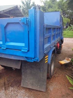 รถหกล้อดั้ม รถหกล้อดั้ม