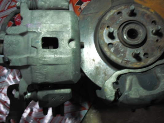 ขายดุมพร้อมดิสเบลกของโตโยต้า1คู่