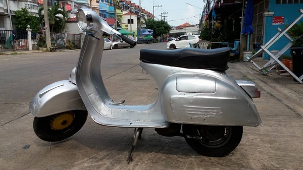 ขาย vespa sprint no book เครื่องดีครับพ้นสีสเปรไว้ครับ ราคา 28500 บาท ราคาต่อลองได้ครับ สนใจติดต่อ 0826336557 โป้งครับ รับเทรินทุกรุ่นครับ