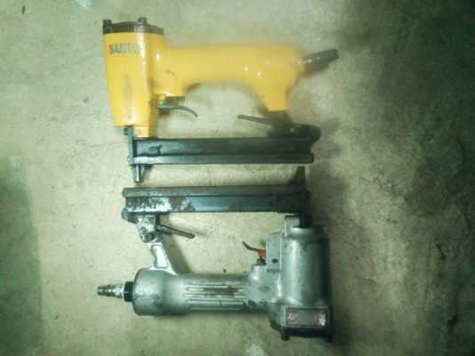 ขายปืนยิงแม็ก2ตัว