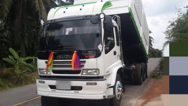 ขายรถ10ดั้มพ์ ISUZU FVZ33MZ24 เครื่อง 200แรงม้า ปี50 สวยเดิม สนใจโทร 081-970-1072 ขายรถ10ดั้มพ์ ISUZU FVZ33MZ24 เครื่อง 200แรงม้า ปี50 สวยเดิม สนใจโทร 081-970-1072