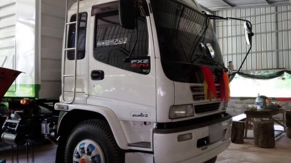 ขายรถ10ดั้มพ์ ISUZU FVZ33MZ24 เครื่อง 200แรงม้า ปี50 สวยเดิม สนใจโทร 081-970-1072