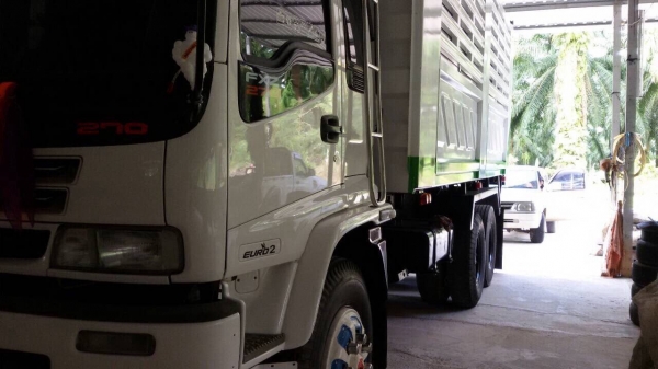 ขายรถ10ดั้มพ์ ISUZU FVZ33MZ24 เครื่อง 200แรงม้า ปี50 สวยเดิม สนใจโทร 081-970-1072