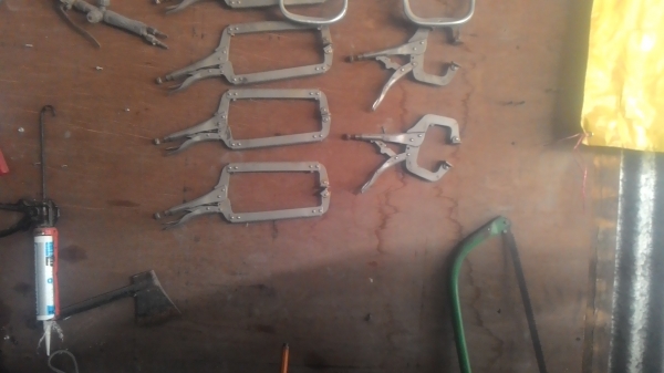 ขายคีมล็อคจับชิ้นงาน