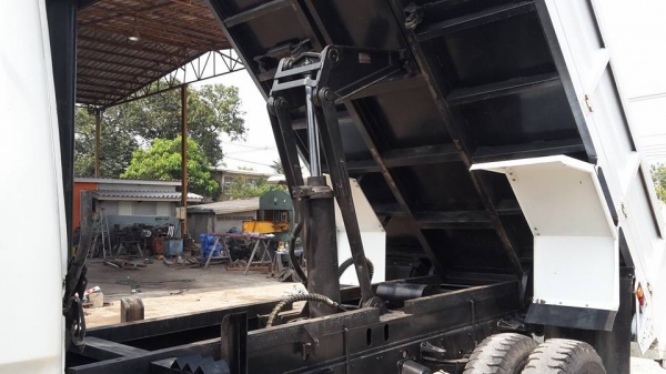 ขาย FUSO ต่อกะบะใหม่ ดั้มใหม่ 6 ตัน ปั้มใหม่ แอร์เย็น เครื่อง 6 สูบ 132 แรง รถใช้งานอยู่