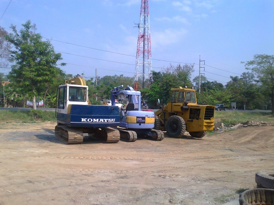 ขายด่วน..รถขุด KOMATSU PC60-5 รถสวย เก่าญี่ปุ่น ปรับสภาพพร้อมใช้ ในไทย แรงขุดดี ประหยัดน้ำมัน สุดคุ้ม มีใบอิมวอยล์ครบ.