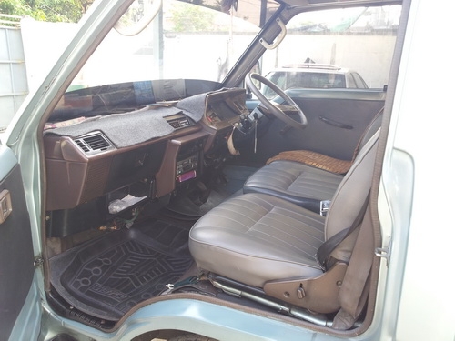 ขายรถตู้ตาหวาน พร้อมใช้ ไม่แพงทำมาหากินได้เลย