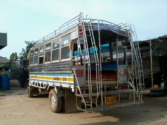 รถหกล้อ NPR 115 แรง เดิมเป็นรถโดยสาร ใช้งานเบา