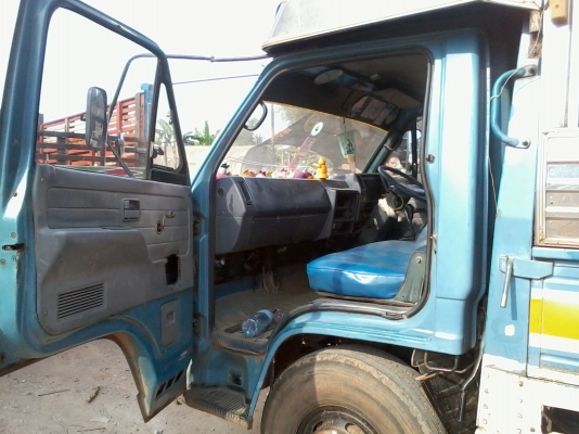 รถหกล้อ NPR 115 แรง เดิมเป็นรถโดยสาร ใช้งานเบา