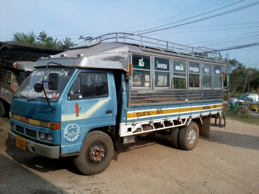 รถหกล้อ NPR 115 แรง เดิมเป็นรถโดยสาร ใช้งานเบา