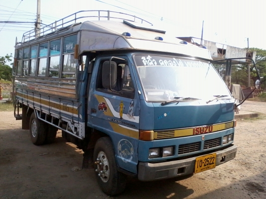 รถหกล้อ NPR 115 แรง เดิมเป็นรถโดยสาร ใช้งานเบา