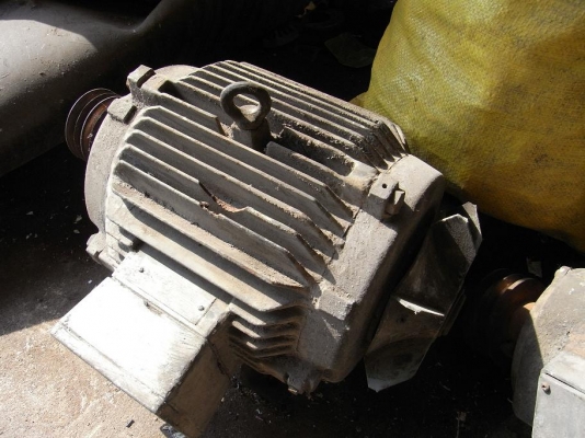 ขายมอเตอร์ 5 HP. 1400 RPM. 380 v ไม่มีฝาครอบใบพัด แต่ใช้งานได้ ลูกปืนไม่ดัง ขายมอเตอร์ 5 HP. 1400 RPM. 380 v ไม่มีฝาครอบใบพัด แต่ใช้งานได้ ลูกปืนไม่ดัง