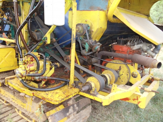 ขายรถเกี่ยวข้าวกระสอบ อู่แปดริ้ว โทร 08-8472-7624 ขายรถเกี่ยวข้าวกระสอบ อู่แปดริ้ว โทร 08-8472-7624