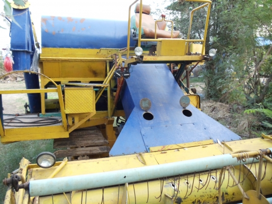 ขายรถเกี่ยวข้าวกระสอบ อู่แปดริ้ว โทร 08-8472-7624 ขายรถเกี่ยวข้าวกระสอบ อู่แปดริ้ว โทร 08-8472-7624