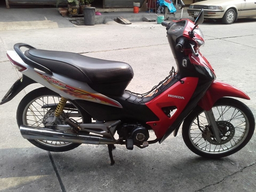 wave 100 ปี 51 สีแดง เทา  รถบ้าน เดิมๆ เครื่องเดิมแน่นๆ เอกสารครบ ภาษี พรบ.ไม่หมด