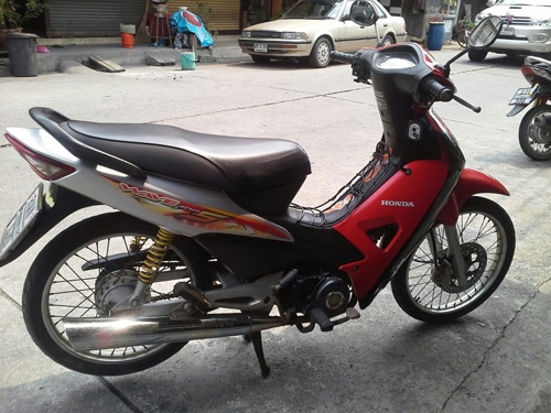wave 100 ปี 51 สีแดง เทา  รถบ้าน เดิมๆ เครื่องเดิมแน่นๆ เอกสารครบ ภาษี พรบ.ไม่หมด