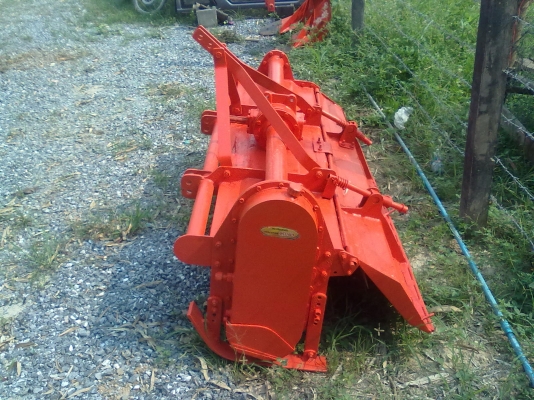 ขายโรตารี่ตราช้าง 1.80 เมตร พร้อมยอยปั้นสภาพพร้อมใช้