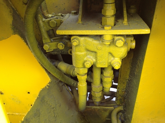 ขายด่วน JTM รถตักล้อยาง ตักได้ 1.5 คิว สภาพสวยดีพร้อมใช้งานได้เลย แบตเตอร์รี่ใหม่ทั้ง 2 ก้อน เครื่องยนต์ของ HINO 168 แรง EH700 แน่นดีแรงดีมากครับ ขายด่วน JTM รถตักล้อยาง ตักได้ 1.5 คิว สภาพสวยดีพร้อมใช้งานได้เลย แบตเตอร์รี่ใหม่ทั้ง 2 ก้อน เครื่องยนต์ของ HINO 168 แรง EH700 แน่นดีแรงดีมากครับ