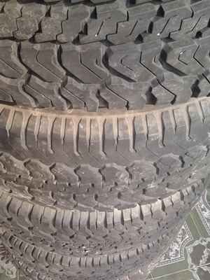 ขายยาง235/75/15 MICHERLIN LTX A/T 6 เส้น(ยกหมด)  ราคา :  1,000.00  บาท