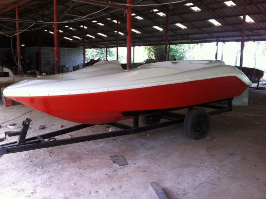 ขายเรือไฟเบอร์สปอร์ตใหม่ สำหรับน้ำเค็มและน้ำจืด เครื่องเกาะท้าย ราคาถูก