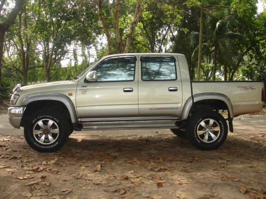 ขายToyota Sport Cruiser 4x4 Commonrail