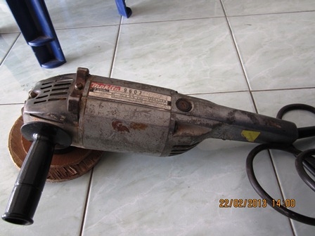 เครื่องเจียร์ไฟฟ้า Makita 9607 สภาพดี พร้อมใช้งาน ราคาถูก