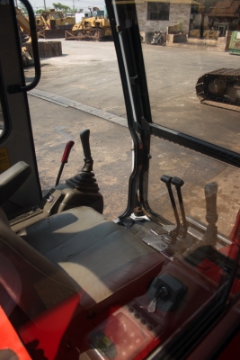 ขาย รถขุดเล็ก HITACHI EX25 เก่านอก สวยๆ 380,000 TEL : 087-0339334 (อ็อฟ)