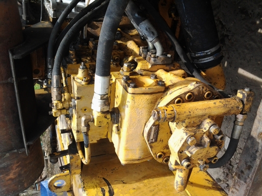 ขายแม็คโครKOMATSU 120-3 รอนเลอร์7ลูกรถพร้อมใช้