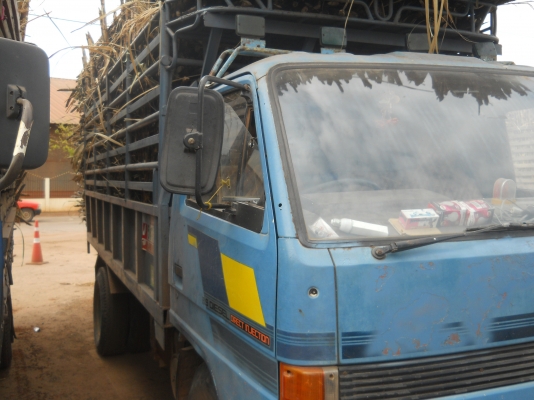 ขาย 6 ล้อ ISUZU NPR 110 (4BD1ฝาดำ) เฟืองท้ายF  มีสโลว์ปลายเกียร์ ยางดี 6 เส้น พร้อมโอน พร้อมใช้