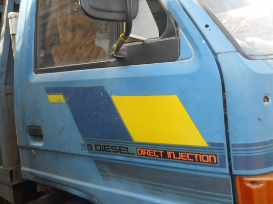 ขาย 6 ล้อ ISUZU NPR 110 (4BD1ฝาดำ) เฟืองท้ายF  มีสโลว์ปลายเกียร์ ยางดี 6 เส้น พร้อมโอน พร้อมใช้