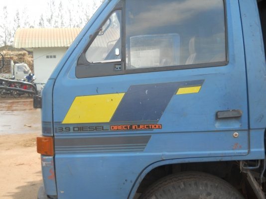 ขาย 6 ล้อ ISUZU NPR 110 (4BD1ฝาดำ) เฟืองท้ายF  มีสโลว์ปลายเกียร์ ยางดี 6 เส้น พร้อมโอน พร้อมใช้