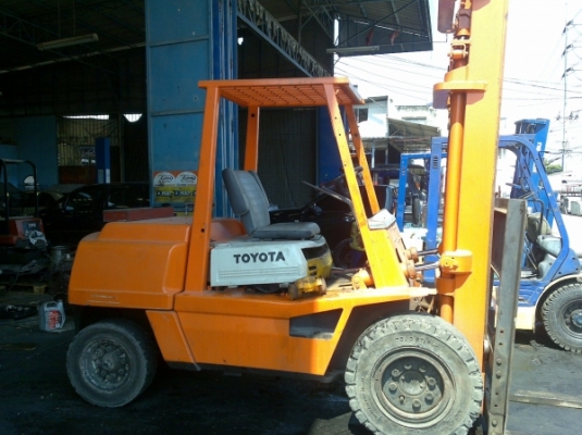 TOYOTA   3FD40   ขนาด 4 ตัน  ขายลดราคา  พร้อมลุยๆๆๆๆ