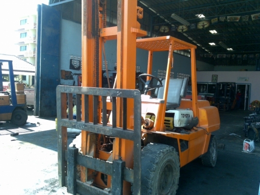 TOYOTA   3FD40   ขนาด 4 ตัน  ขายลดราคา  พร้อมลุยๆๆๆๆ