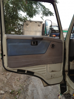 ขายรถบรรทุก 6 ล้อ FC ยาว 5.50 เมตร ปี 39 ขายรถบรรทุก 6 ล้อ FC ยาว 5.50 เมตร ปี 39