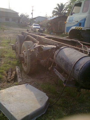 ขายซาก พร้อมหัว เสื้อเพลา  NISSUN UD CW51 ตามสภาพ