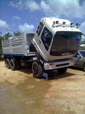 ขายISUZU DECA 195 2 เพลาดั๊ม กระบะสามมิตรลอนเฉียง