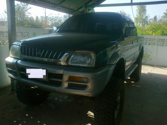 สตราด้า 4x4 คานแข็ง เกียรฟูทาม  เครื่องเจออโต้