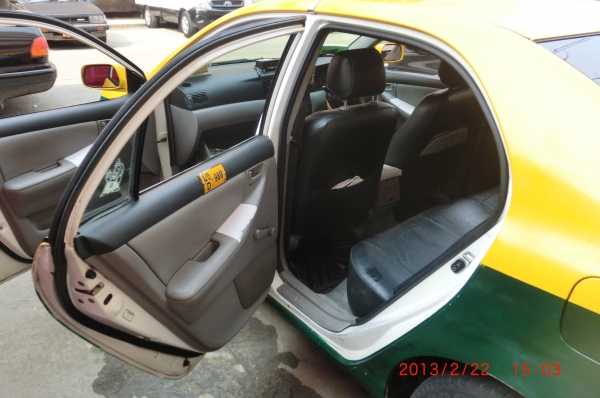 ขายรถแท็กซี่เขียวเหลือง เหลือวิ่ง17เดือน 150000บาท