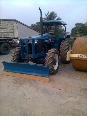 ขายรถไถฟอร์ดนิวฮอนแลนด์ 6640 2 เพลา ใบมีด ฝาน7 ทะเบียนพร้อมโอน